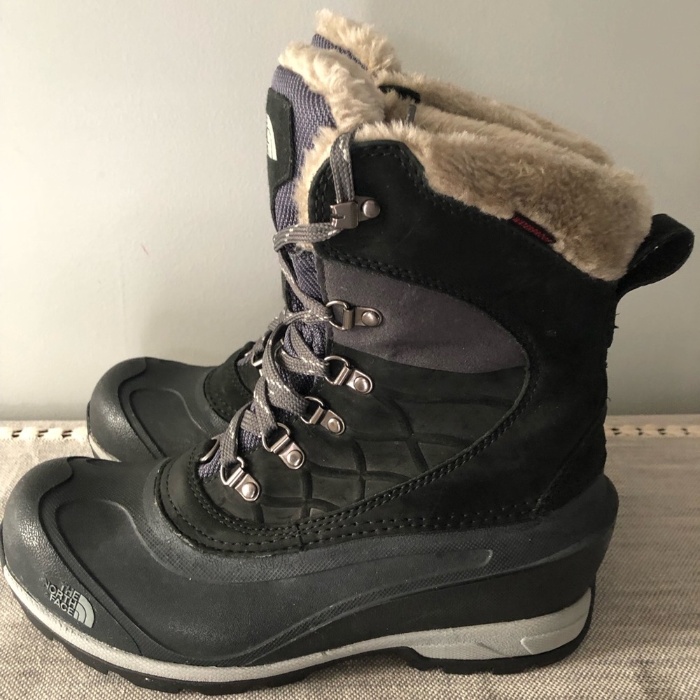 Women’s Northface winter boots - Picture 4 of 9